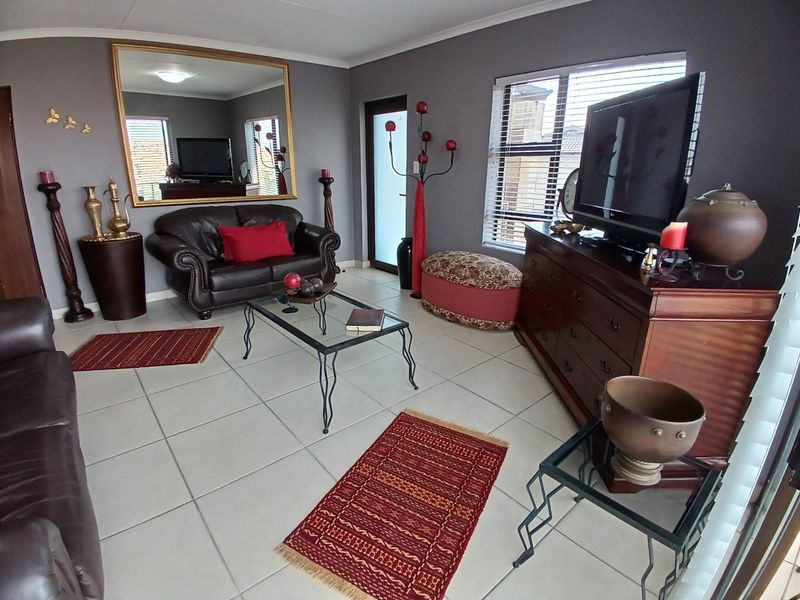 Cosy Townhouse... Popular Complex !!! - Photo 10