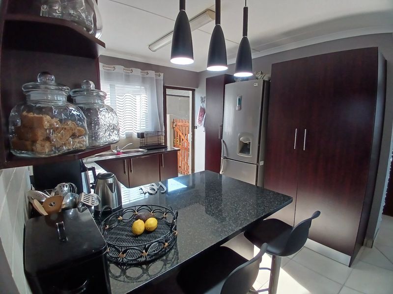 Cosy Townhouse... Popular Complex !!! - Photo 6