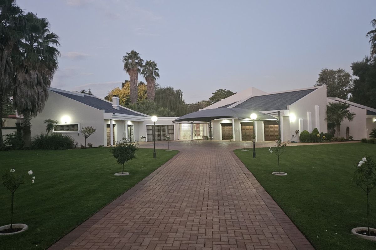 Live the dream, luxury that has it all in Three Rivers Proper - Photo 2