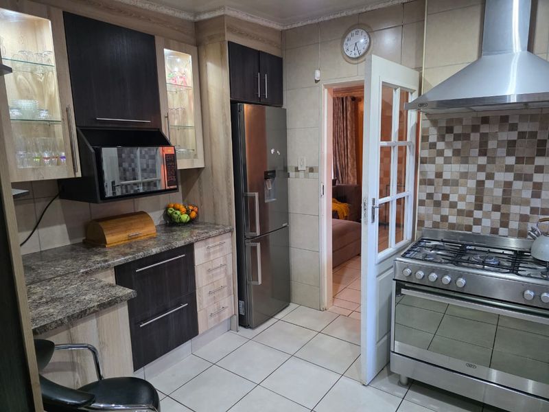 3 Bedroom house to rent in Randlespark - Photo 1