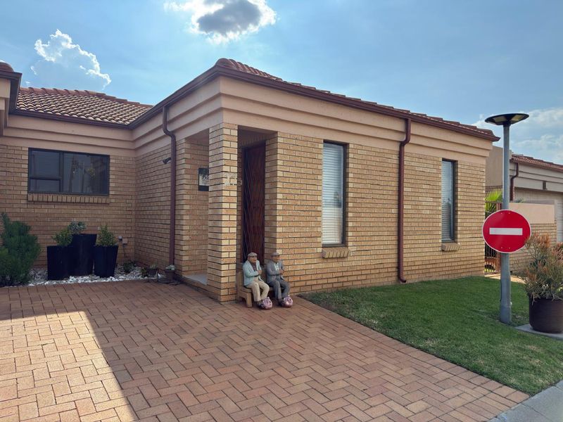 A Beautiful Cluster Home in a Secure Haven   - Photo 1