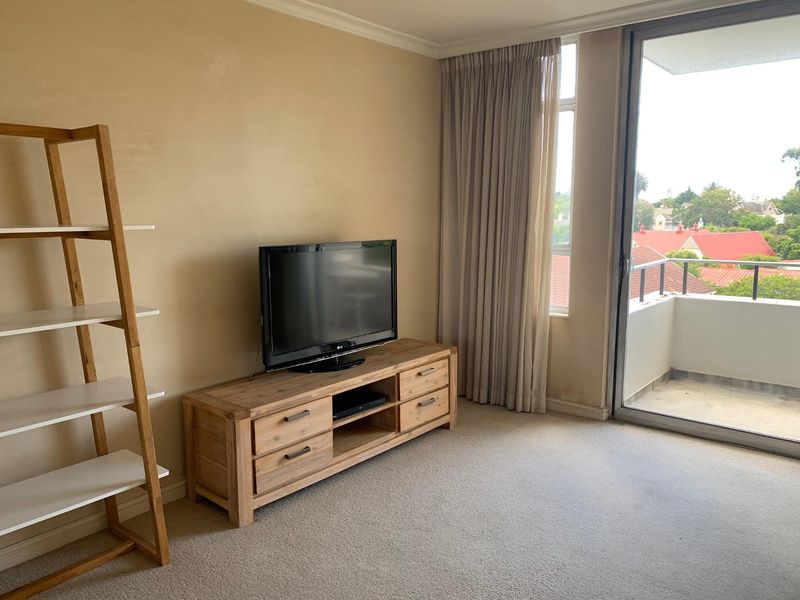 1 Bedroom Apartment in Wynberg Upper - Photo 4