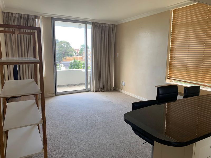 1 Bedroom Apartment in Wynberg Upper - Photo 3