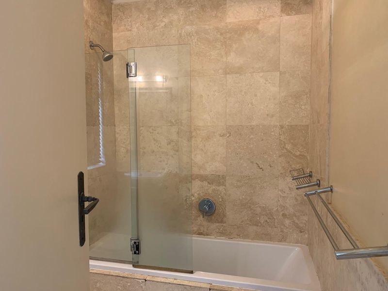 1 Bedroom Apartment in Wynberg Upper - Photo 9