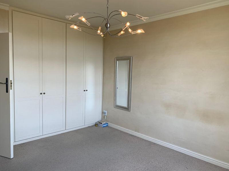 1 Bedroom Apartment in Wynberg Upper - Photo 8