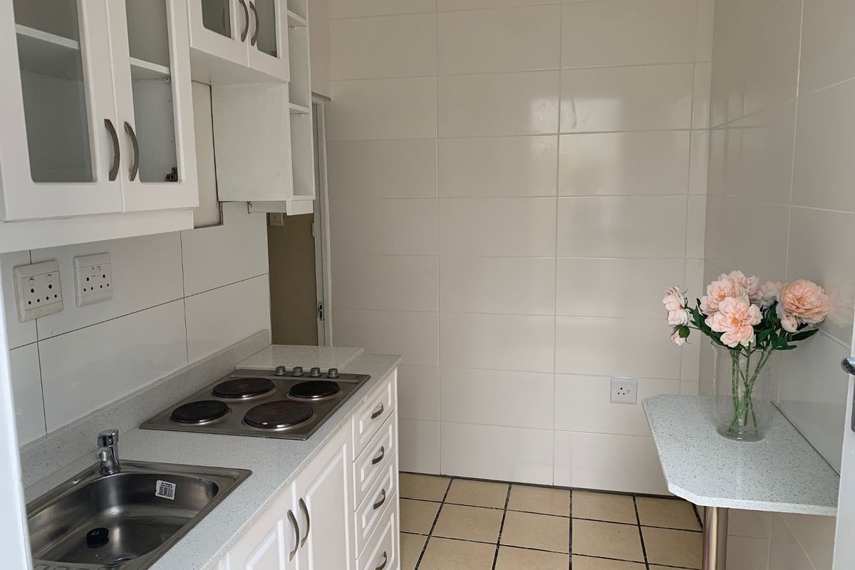 Studio Apartment in Separate Flatlet on Shared Property  - Photo 4