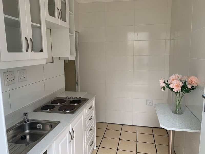 Studio Apartment in Separate Flatlet on Shared Property  - Photo 4
