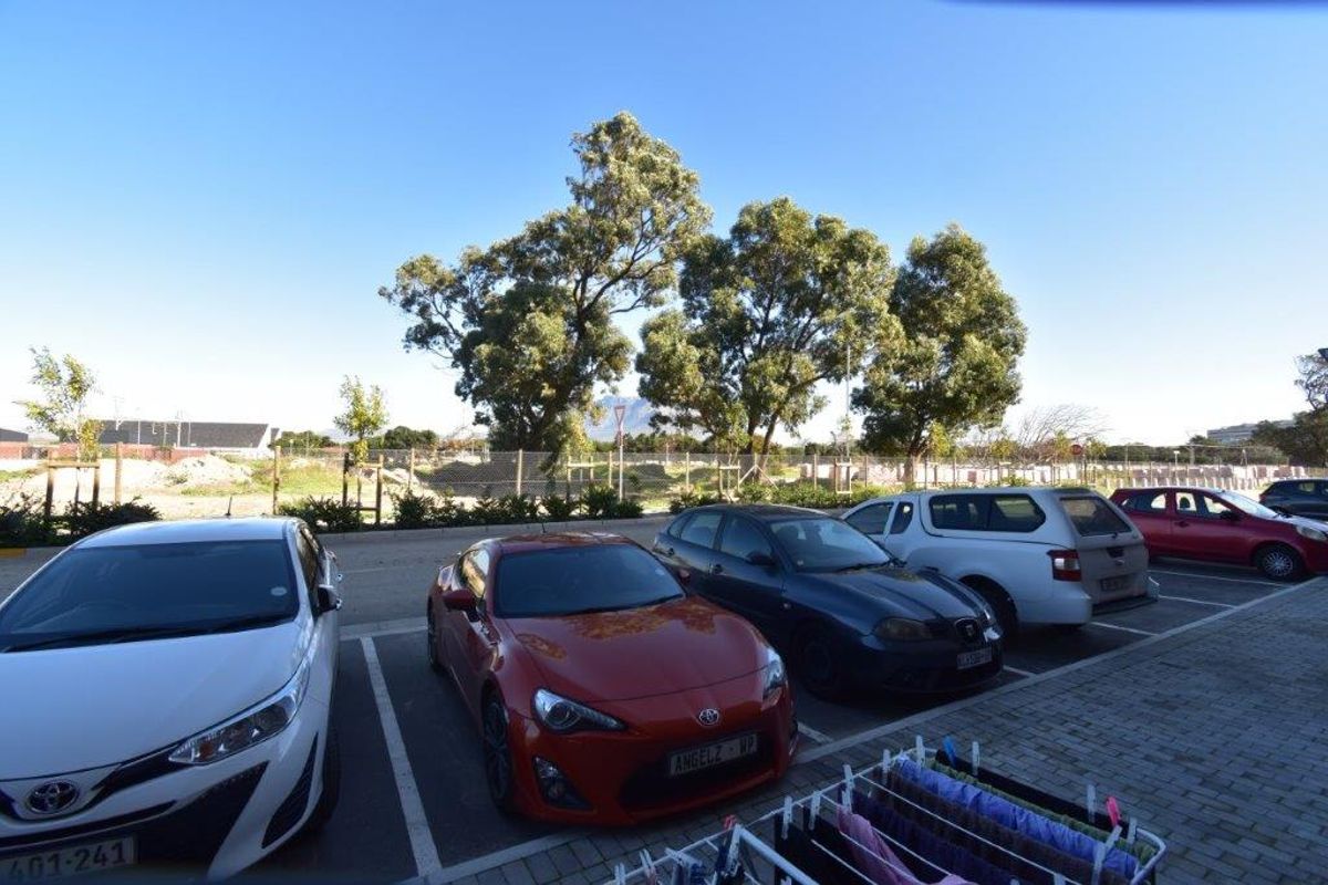 Studio Apartment For Sale in Thornton - Photo 4