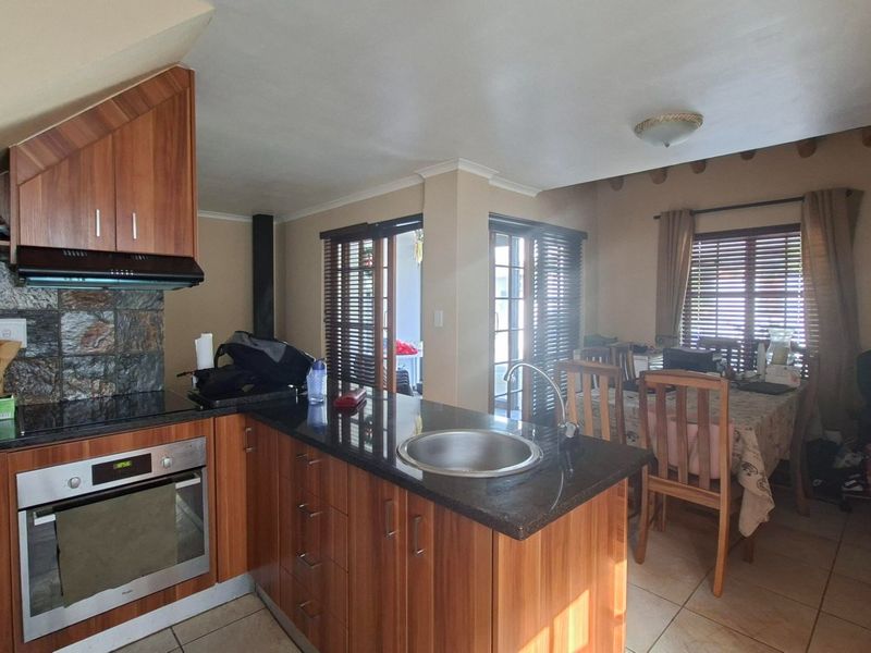 3 Bedroom Duplex Home in Shelley Point – Walking Distance to the Beach - Photo 1