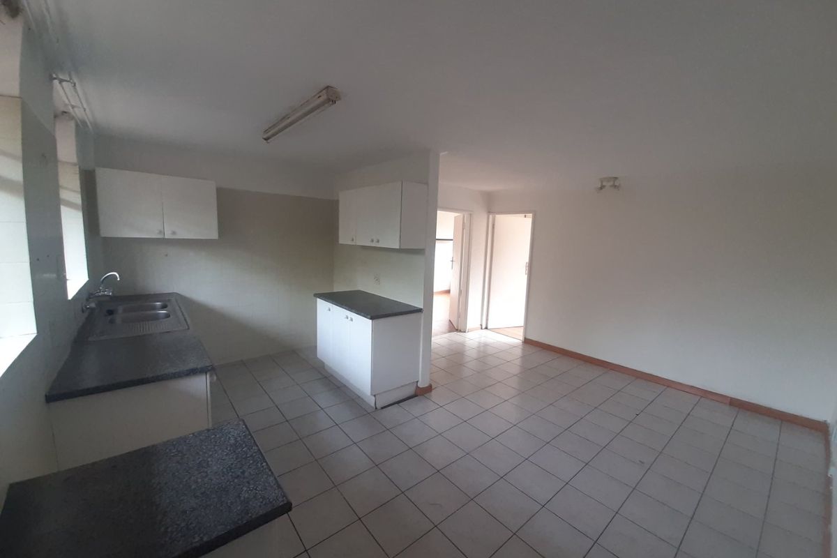 Discover Refined Living: An Exquisite Two-Bedroom Residence in Secure Hatfield - Photo 2