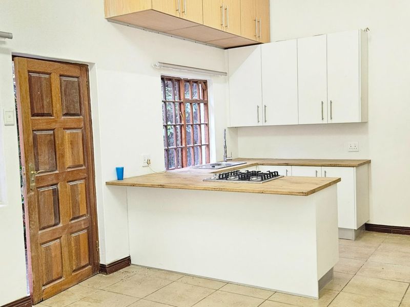 Spacious 1-Bedroom Cottage – Fibre Included!!! - Photo 6