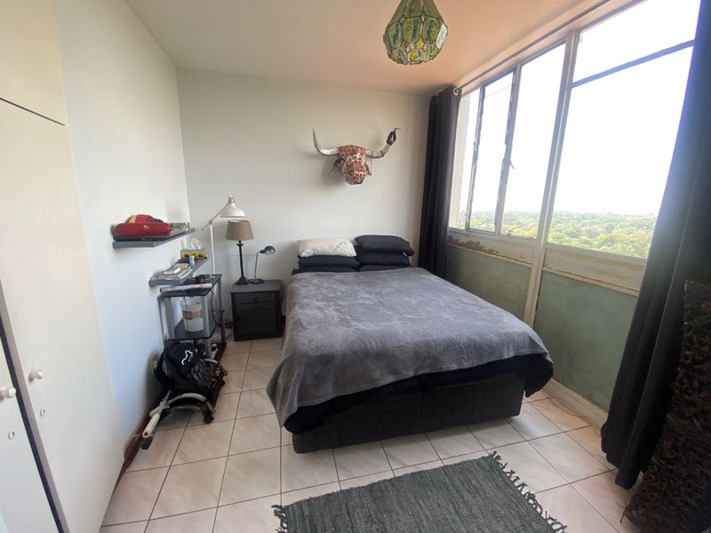 To let from 1 July 2026, spacious 3 bedroom 2 bathroom apartment in Lake Club Flats - Photo 7