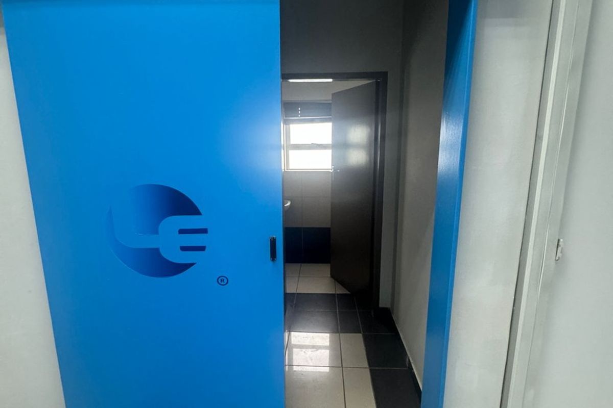 OFFICE SPACE AVAILABLE IN LIFESTYLE CENTRE - Photo 5
