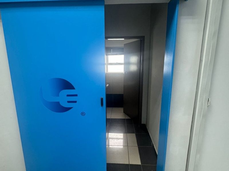 OFFICE SPACE AVAILABLE IN LIFESTYLE CENTRE - Photo 5