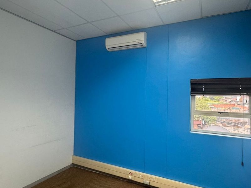 OFFICE SPACE AVAILABLE IN LIFESTYLE CENTRE - Photo 3