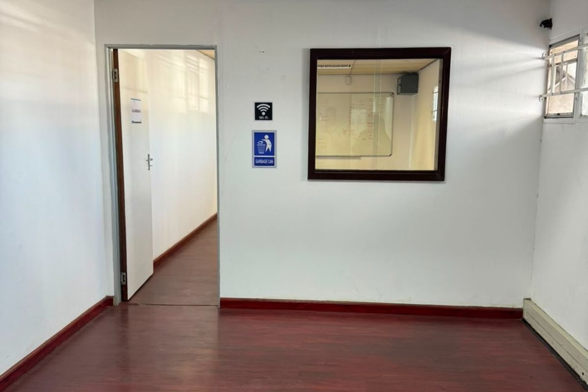 PRIME COMMERCIAL OFFICE SPACE AVAILABLE - Photo 4