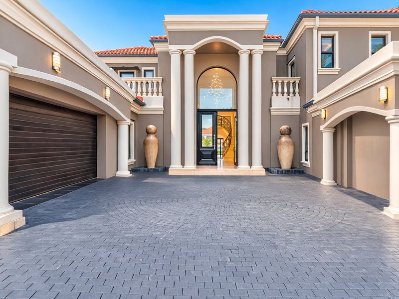 Stunning Family House for Rental - Photo 1