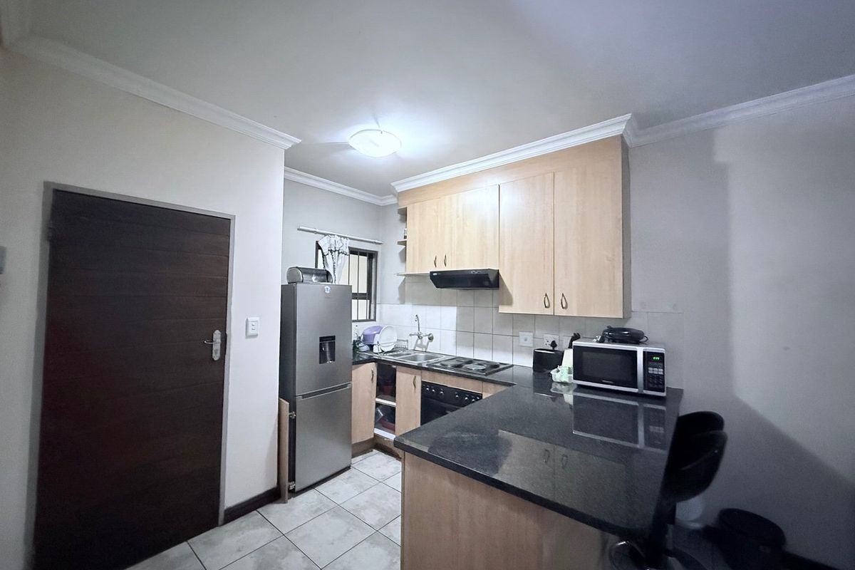 2 Bedroom 2 Bathroom For Rent - Photo 3