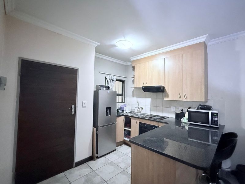 2 Bedroom 2 Bathroom For Rent - Photo 3