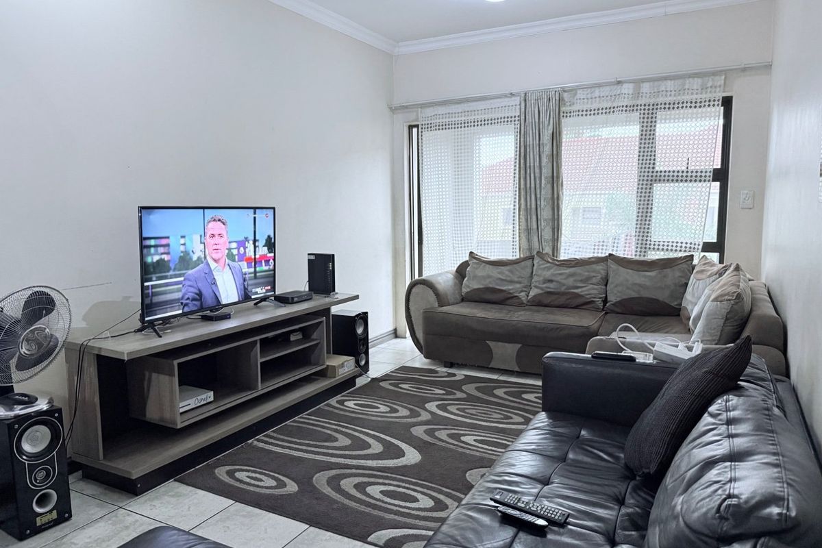 2 Bedroom 2 Bathroom For Rent - Photo 5