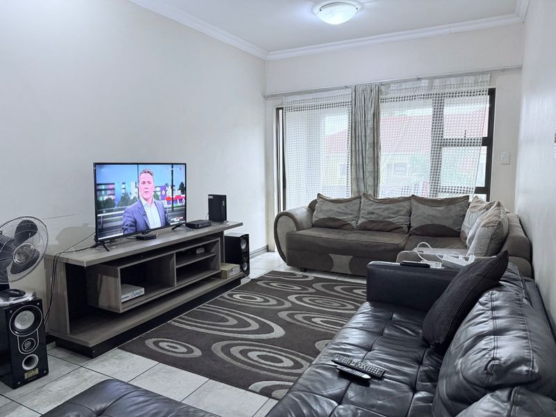 2 Bedroom 2 Bathroom For Rent - Photo 4