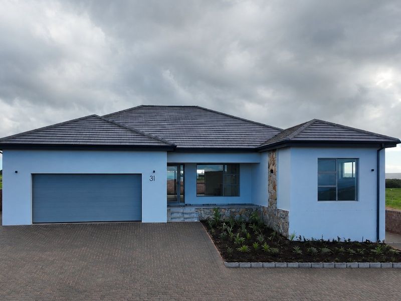 Brand New Home in Plattebosch Kloof Estate - Photo 1