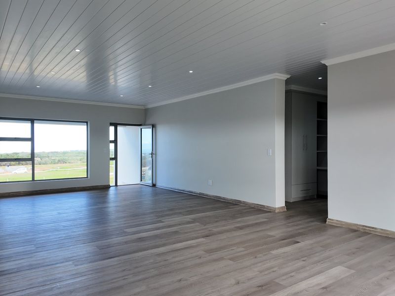 Brand New Home in Plattebosch Kloof Estate - Photo 3