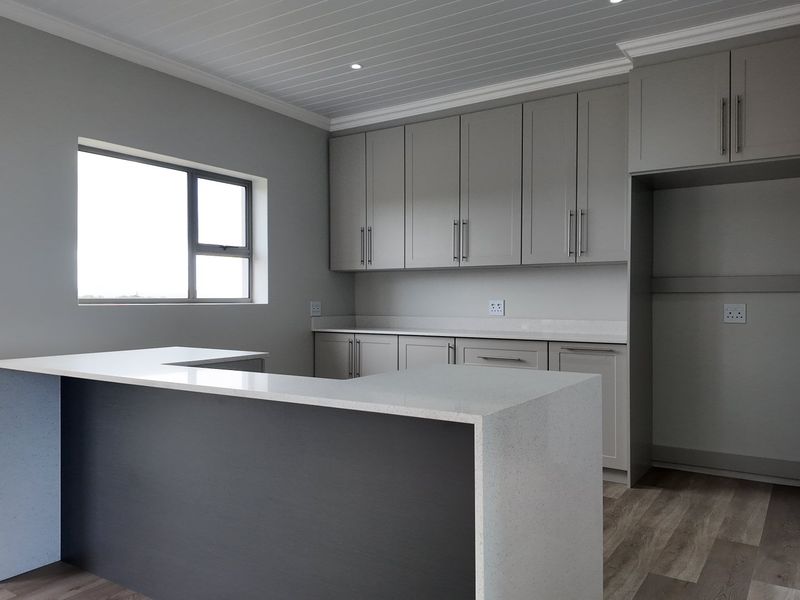 Brand New Home in Plattebosch Kloof Estate - Photo 8