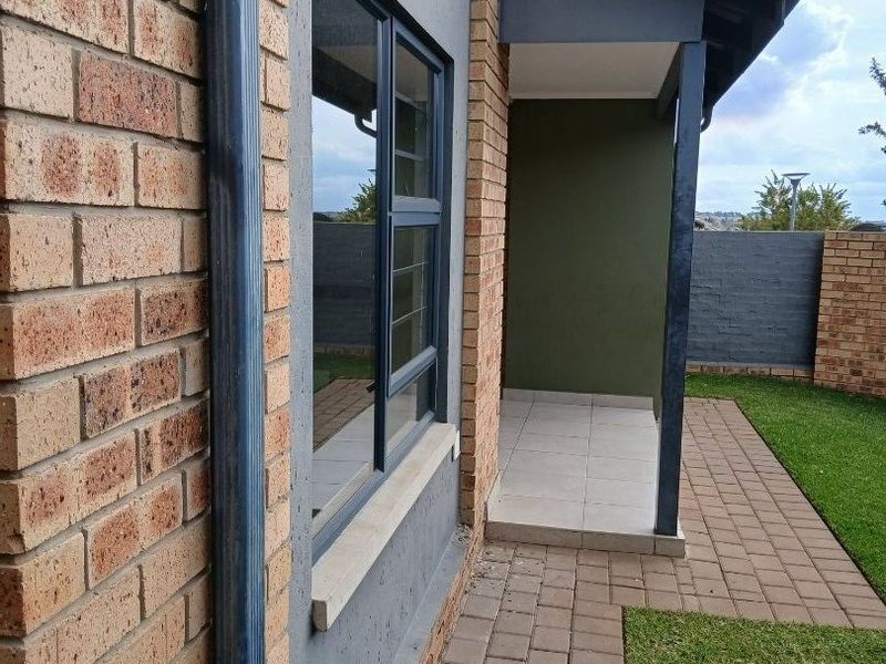 3bed 2.5 bath duplex for sale in Amberfield  - Photo 7