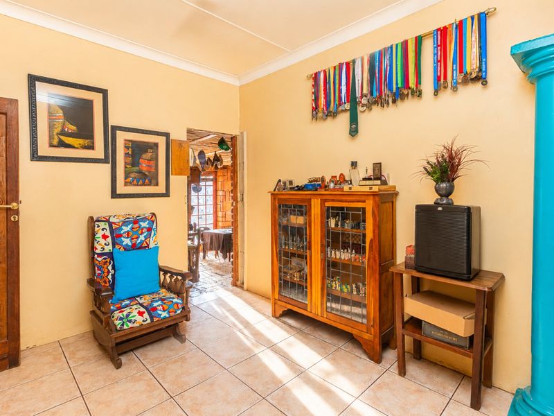 The property that offers more than comfort and style. - Photo 2
