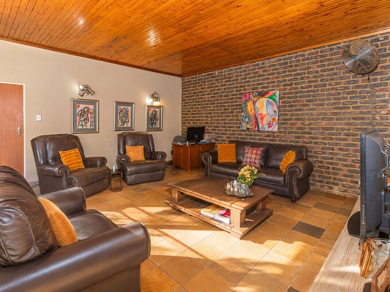 The property that offers more than comfort and style. - Photo 9