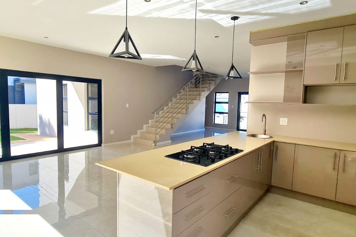 Modern 4-Bedroom Family Home in a New Development – Direct from the Developer - Photo 4