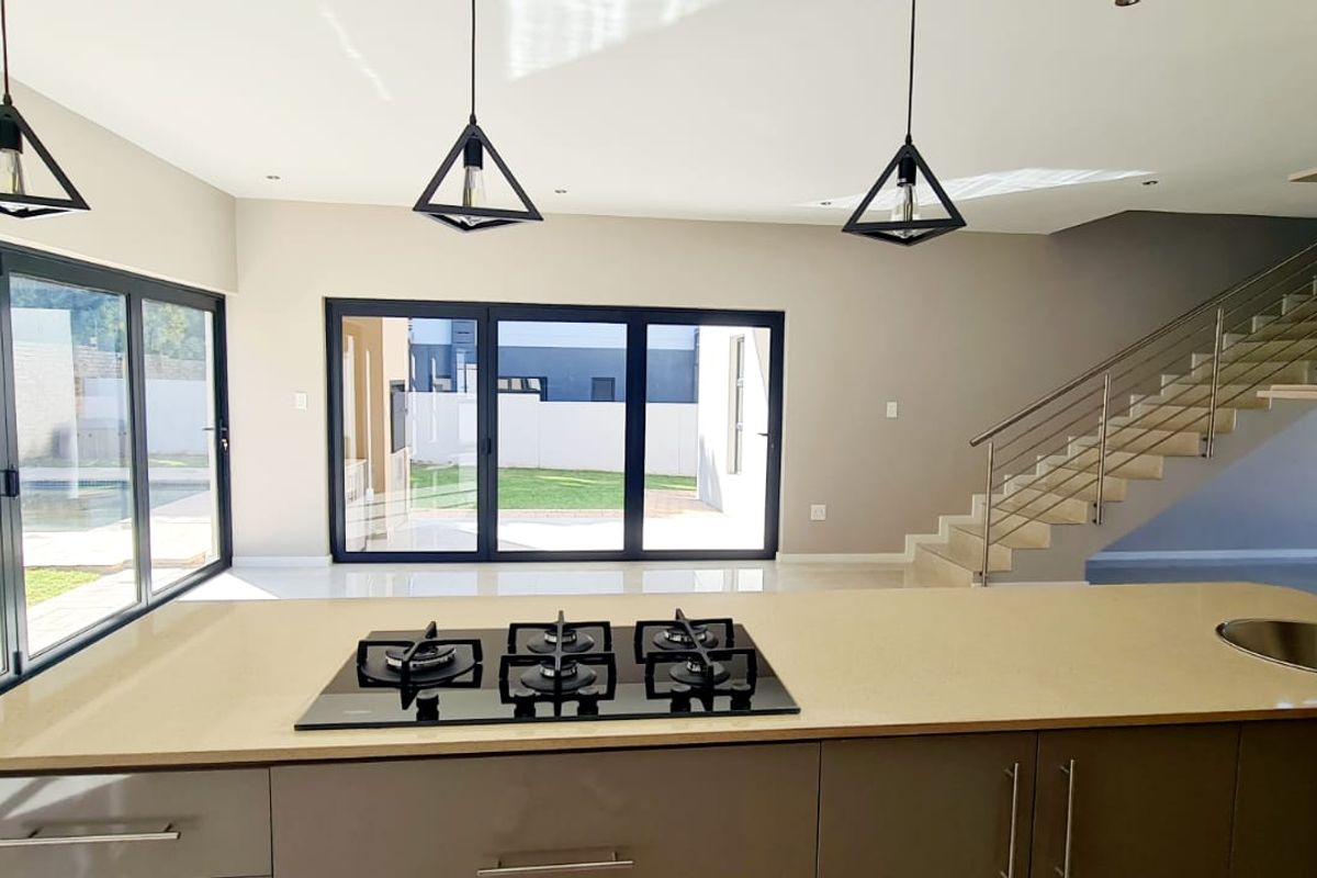 Modern 4-Bedroom Family Home in a New Development – Direct from the Developer - Photo 3