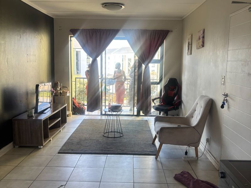 STUNNING AND SPACIOUS 2 BEDROOMS 2 BATHROOMS APARTMENT IN GREENCREEK LIFESTYLE ESTATE - Photo 8