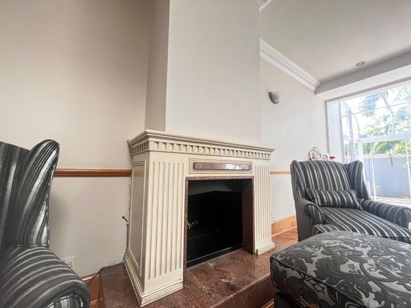 Charming Family Home in a Prime Laudium Location - Photo 4