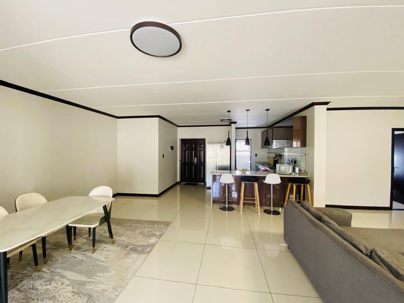 EXQUISITE AND SPACIOUS 3 BEDROOMS  2 BATHROOMS CLUSTER HOME , IN CARLSWALD MIDRAND FOR SALE - Photo 9