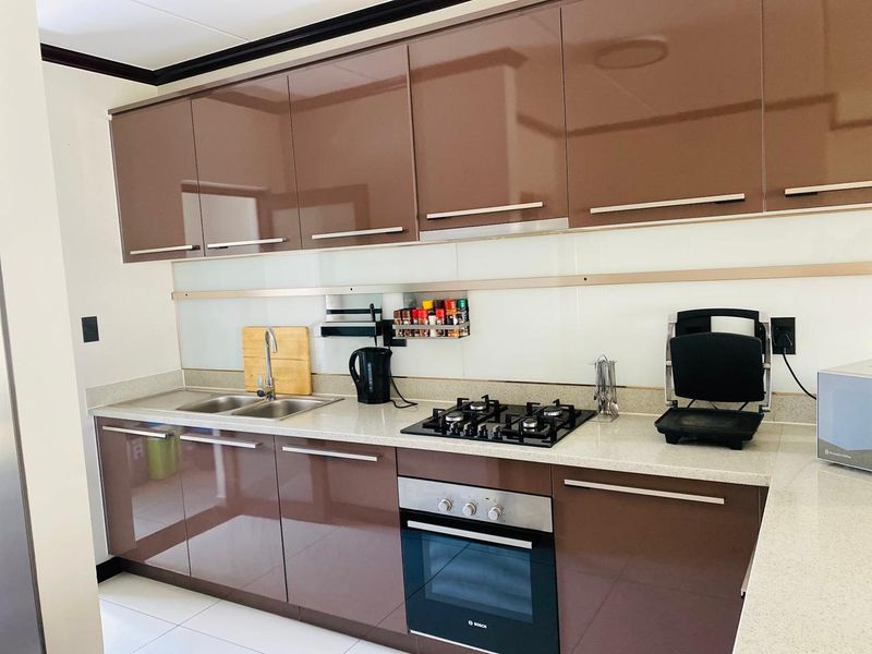 EXQUISITE AND SPACIOUS 3 BEDROOMS  2 BATHROOMS CLUSTER HOME , IN CARLSWALD MIDRAND FOR SALE - Photo 8