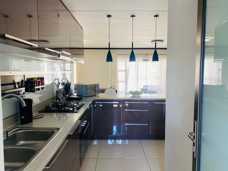 EXQUISITE AND SPACIOUS 3 BEDROOMS  2 BATHROOMS CLUSTER HOME , IN CARLSWALD MIDRAND FOR SALE - Photo 6