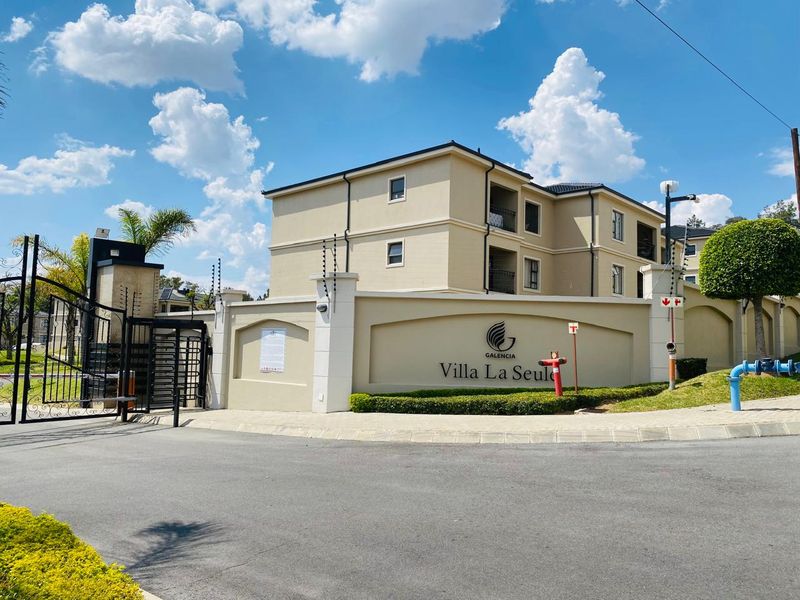EXQUISITE AND SPACIOUS 3 BEDROOMS  2 BATHROOMS CLUSTER HOME , IN CARLSWALD MIDRAND FOR SALE - Photo 2