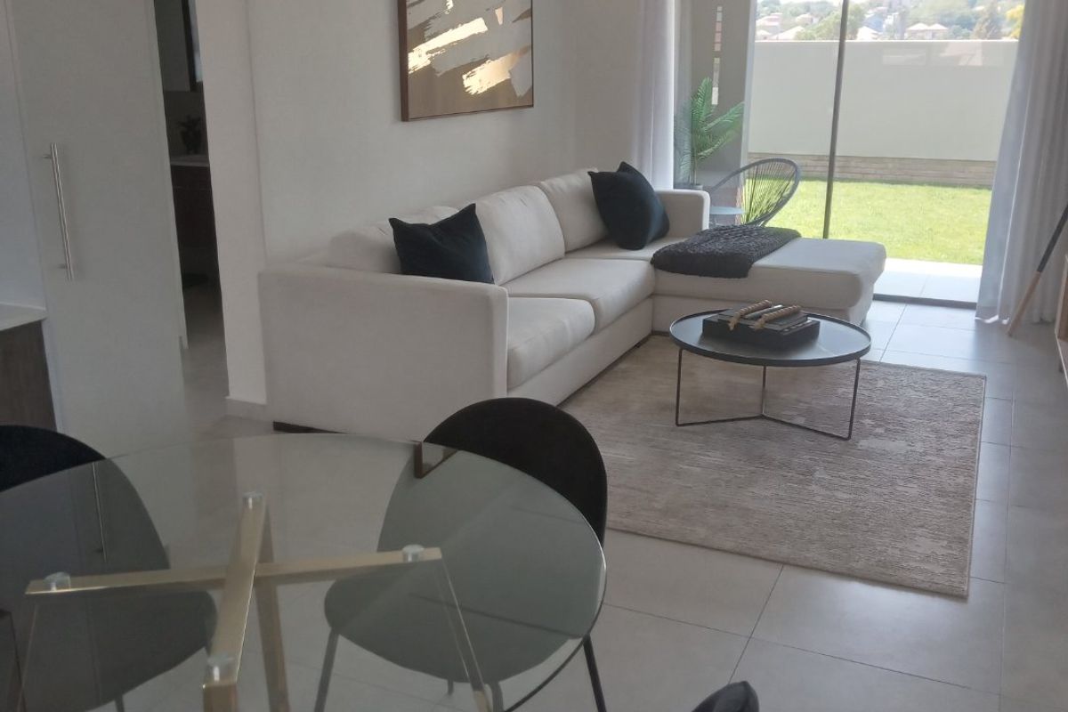 3 Bedroom Apartment / Flat for Sale in Noordhang - Photo 3