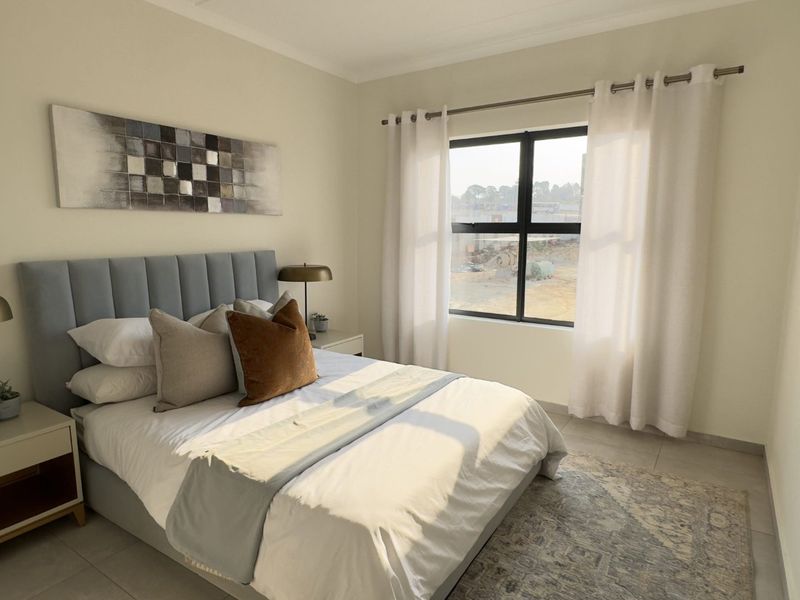 3 Bedroom Apartment / Flat for Sale in Noordhang - Photo 1