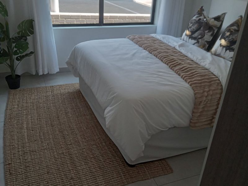 3 Bedroom Apartment / Flat for Sale in Noordhang - Photo 6