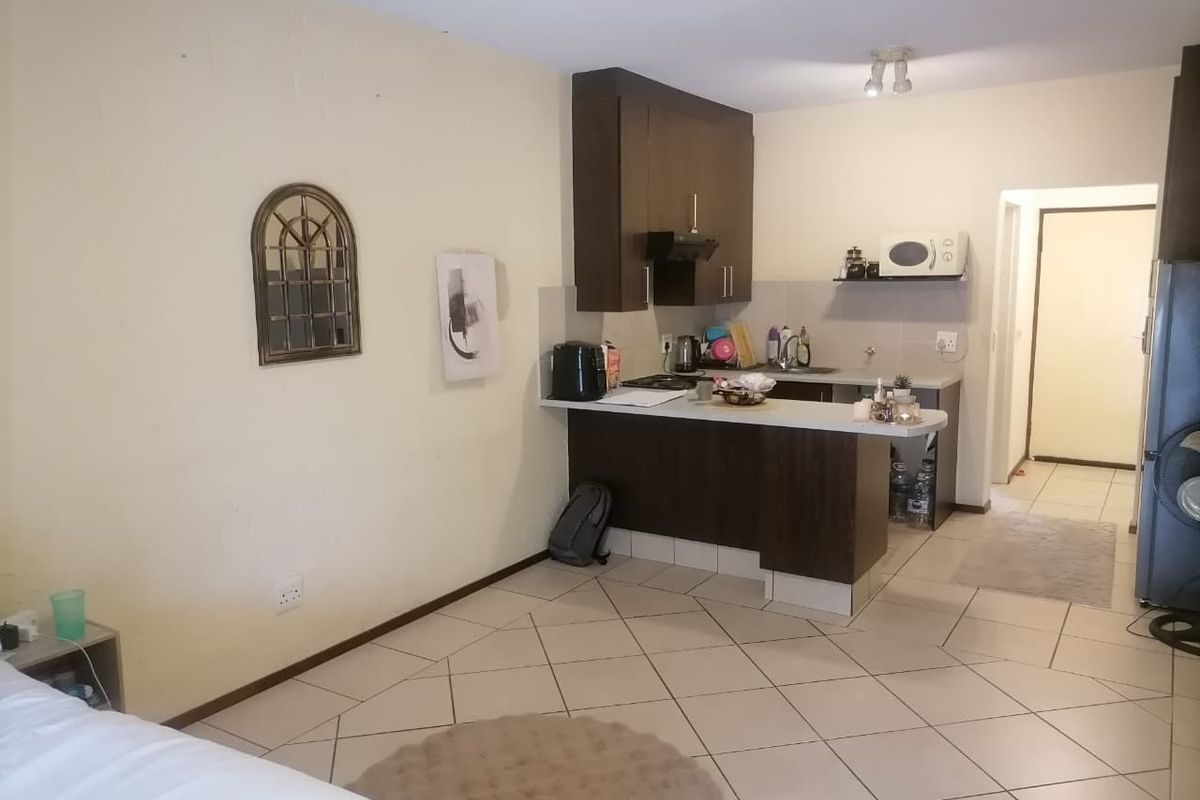 studio apartment for sale Lonehill  - Photo 2