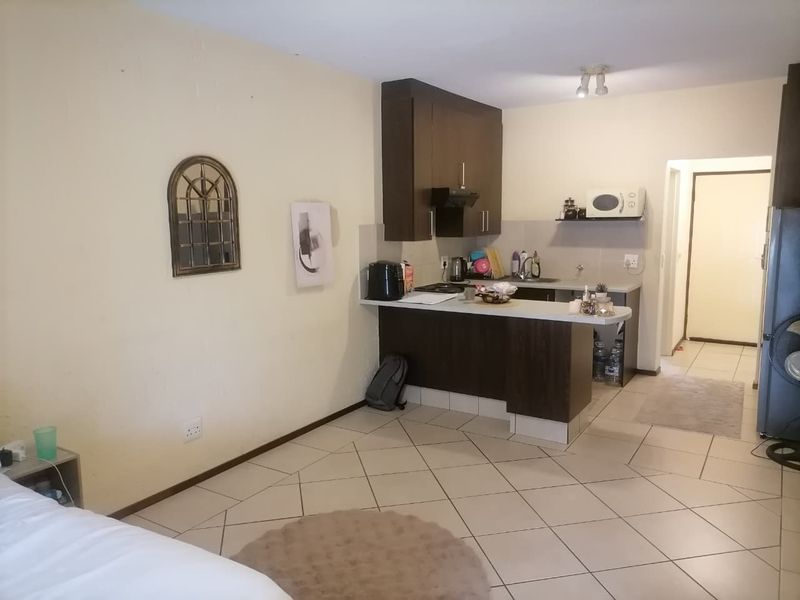 studio apartment for sale Lonehill  - Photo 2