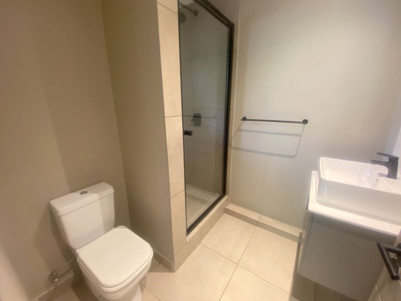 Stylish apartment at BlackBrick in St Andrews with communal perks,  modern and spacious 140 square meter with a large covered balcony. - Photo 9