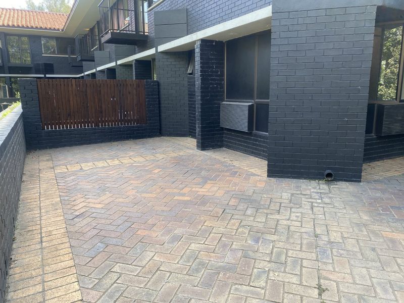 Stylish apartment at BlackBrick in St Andrews with communal perks,  modern and spacious 140 square meter with a large covered balcony. - Photo 10