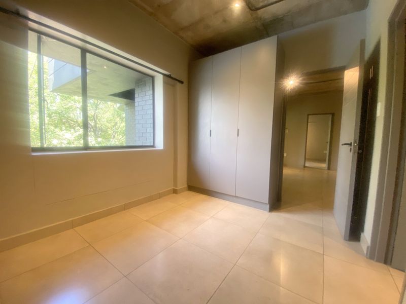 Stylish apartment at BlackBrick in St Andrews with communal perks,  modern and spacious 140 square meter with a large covered balcony. - Photo 6