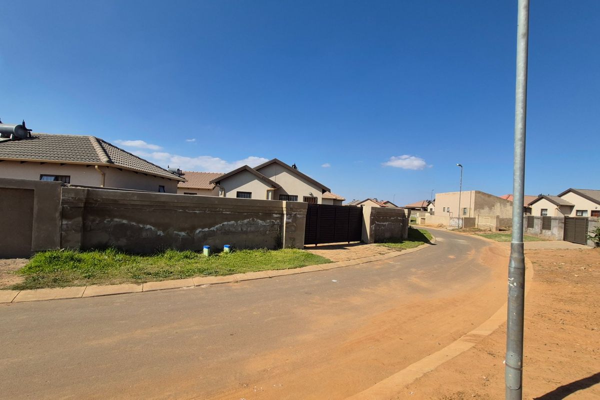 Charmy Windmill Park Family Home - Photo 5