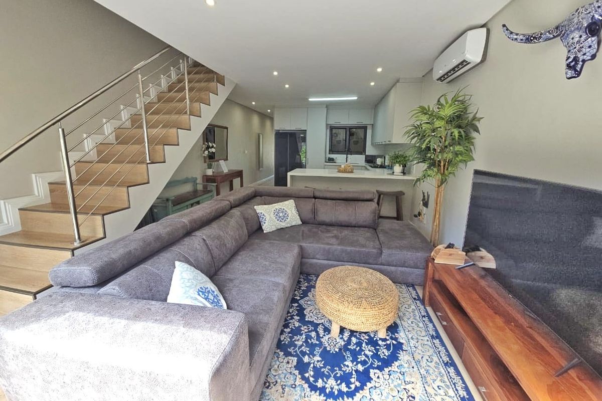 Rare Opportunity: Secure Lock-Up-and-Go in Prime Village Position - Photo 4