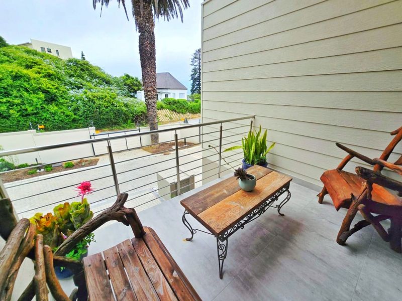 Rare Opportunity: Secure Lock-Up-and-Go in Prime Village Position - Photo 2